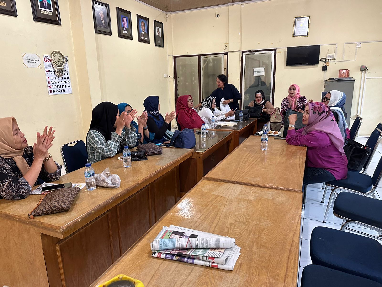 RAPAT: Suasana rapat IKWI Sumut dalam pembentukan panitia Hari Ibu tahun 2024. (FOTO: ISTIMEWA/SUMUT POS)