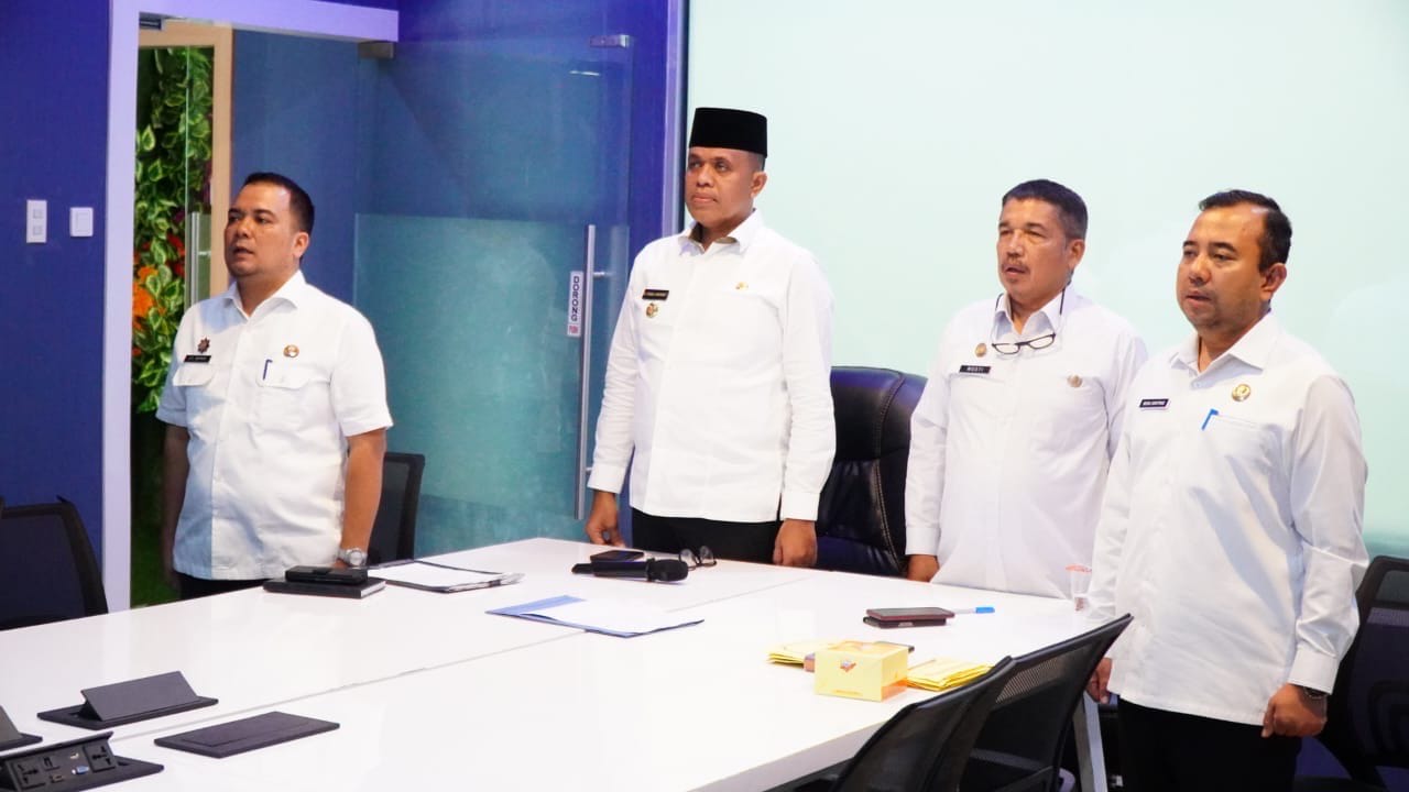 DEKLARASI: Pj Bupati Langkat, Faisal Hasrimy saat mengikuti deklarasi netralitas ASN dan Rakoor Pilkada dari Langkat Command Center.(Diskominfo Langkat/Sumut Pos)