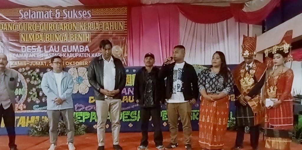 HADIR: Calon Wakil Bupati Karo, Onasis Sitepu menghadiri Kerja Tahun Guro-guro Aron Desa Lau Gumba, Kecamatan Berastagi.