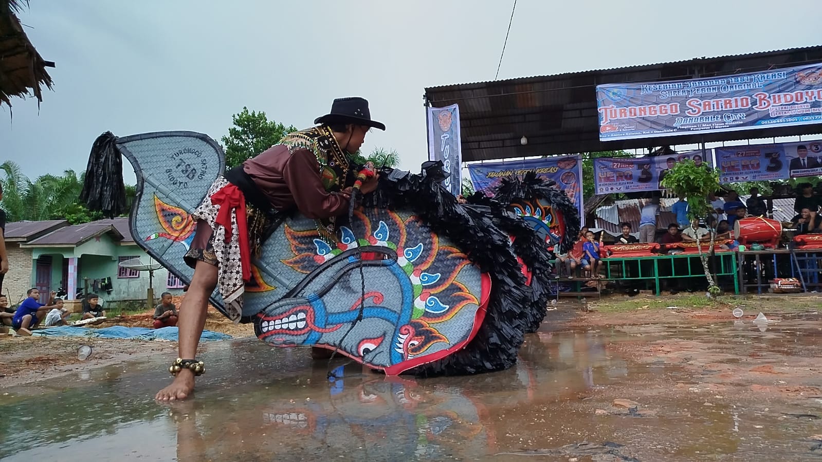 Pementasan Jaran Kepang Turunggo Satrio Budoyo, Danobale Labuhanbatu (fajar)