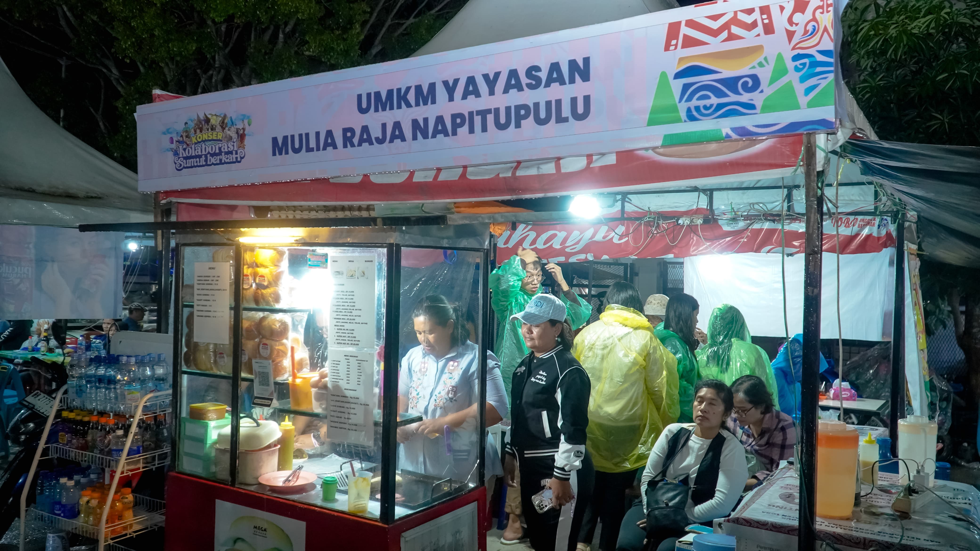 Ratusan UMKM meriahkan Kampanye Akbar Bobby Nasution-Surya di Balige,&nbsp;Kabupaten&nbsp;Toba.