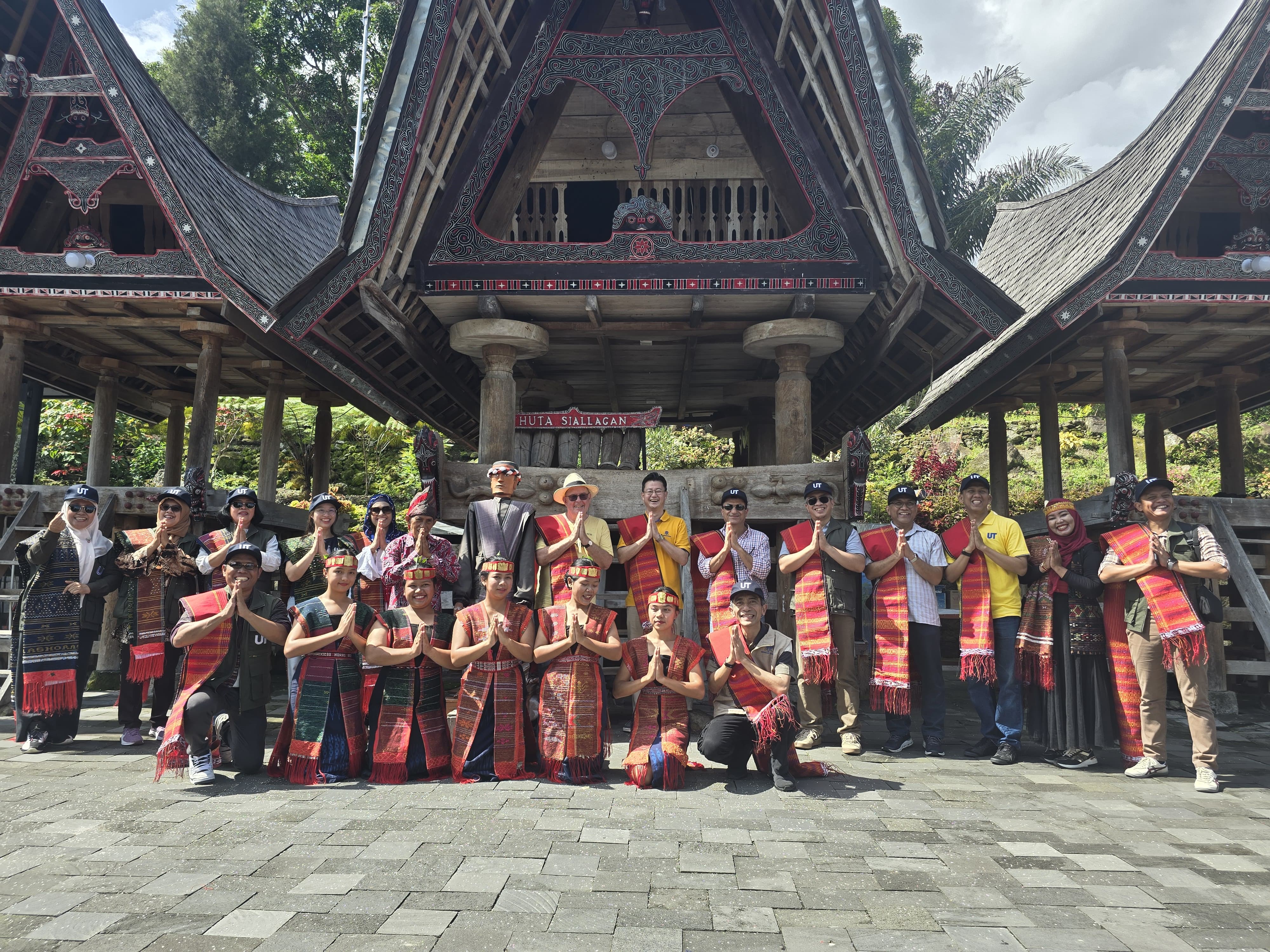 Universitas Terbuka (UT) saat kegiatan PKM di Huta Siallagan&nbsp;Samosir.&nbsp;(Ist)