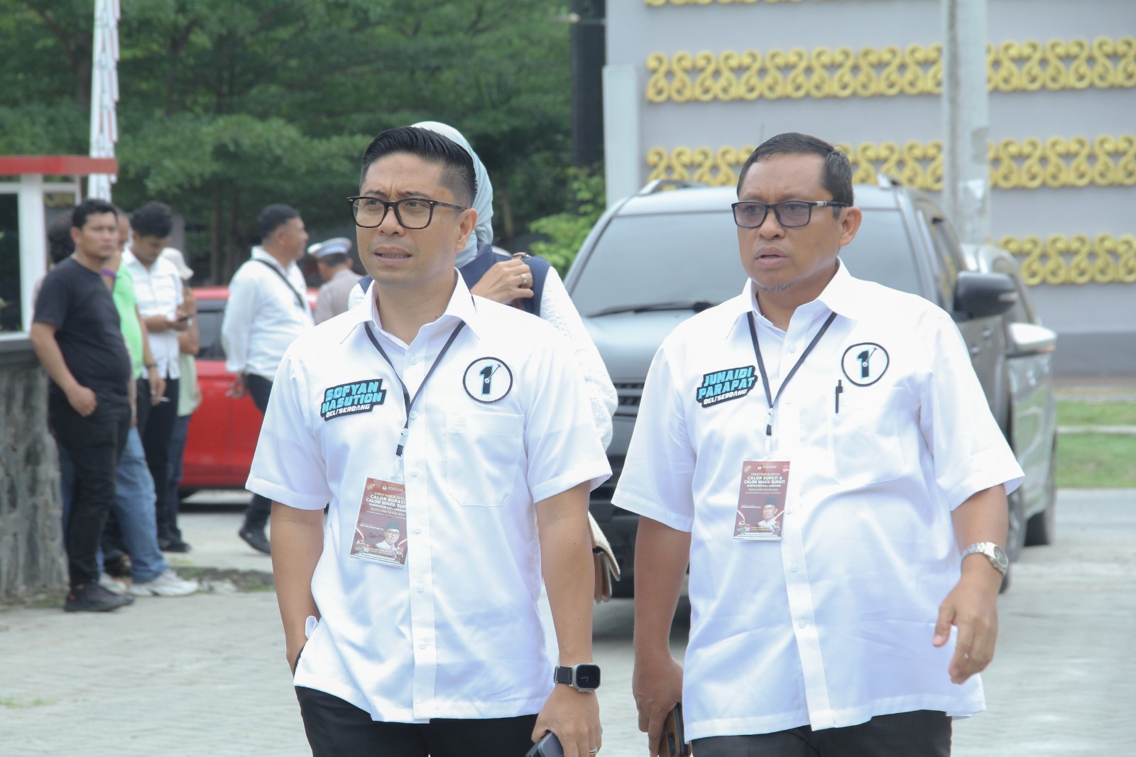 DIABADIKAN: Pasangan Calon Bupati - Calon Wakil Bupati Deli Serdang nomor urut 1, Sofyan Nasution, SE &ndash; Junaidi Parapat, SE diabadikan saat pelaksanakan Debat Publik Ketiga.