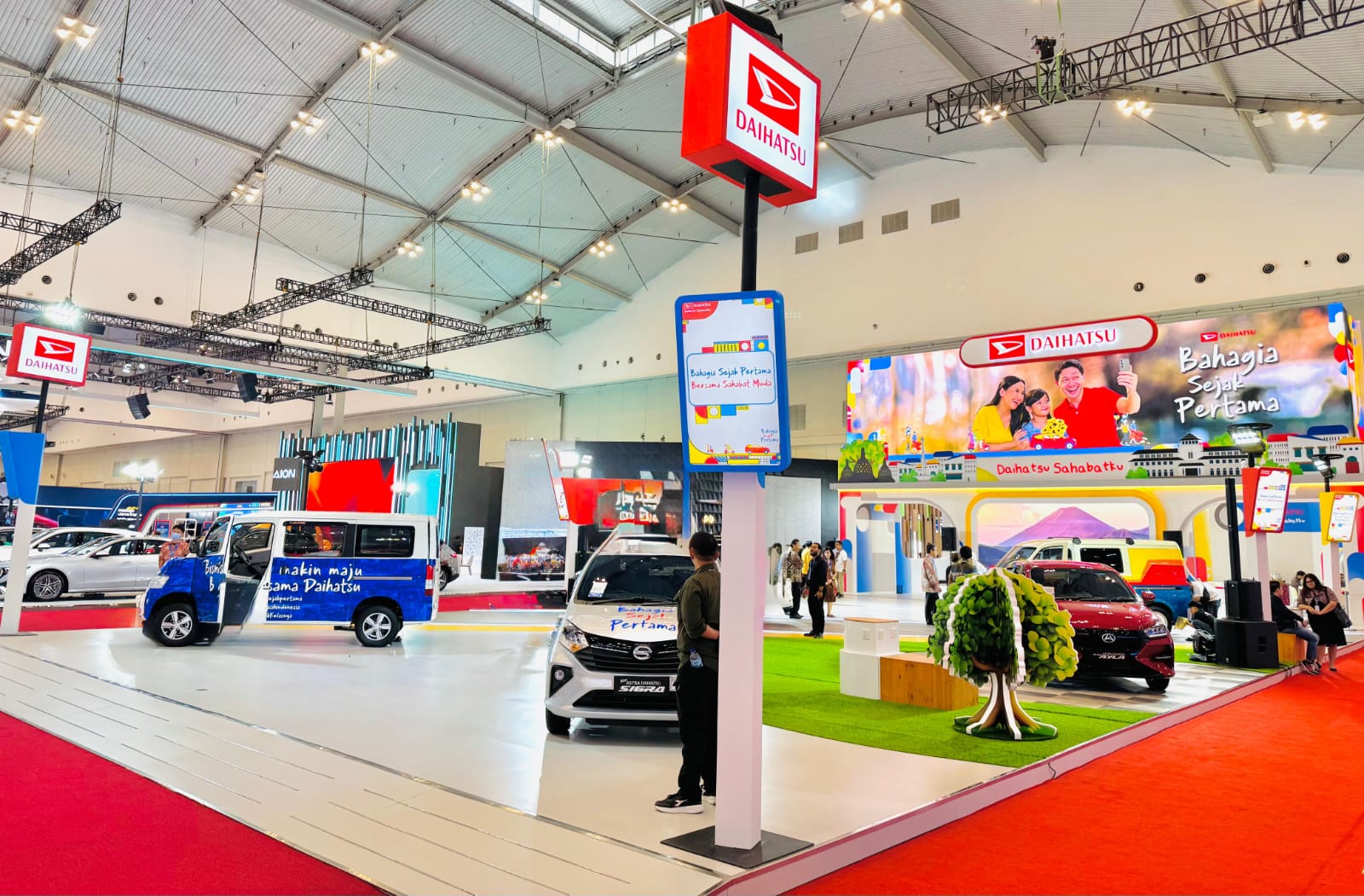 SIAP: Booth Daihatsu bertema &lsquo;Bahagia Sejak Pertama&rsquo; siap menjadi bagian dari kebahagiaan pengunjung di ajang GJAW 2024. FOTO: ISTIMEWA/SUMUT&nbsp;POS
