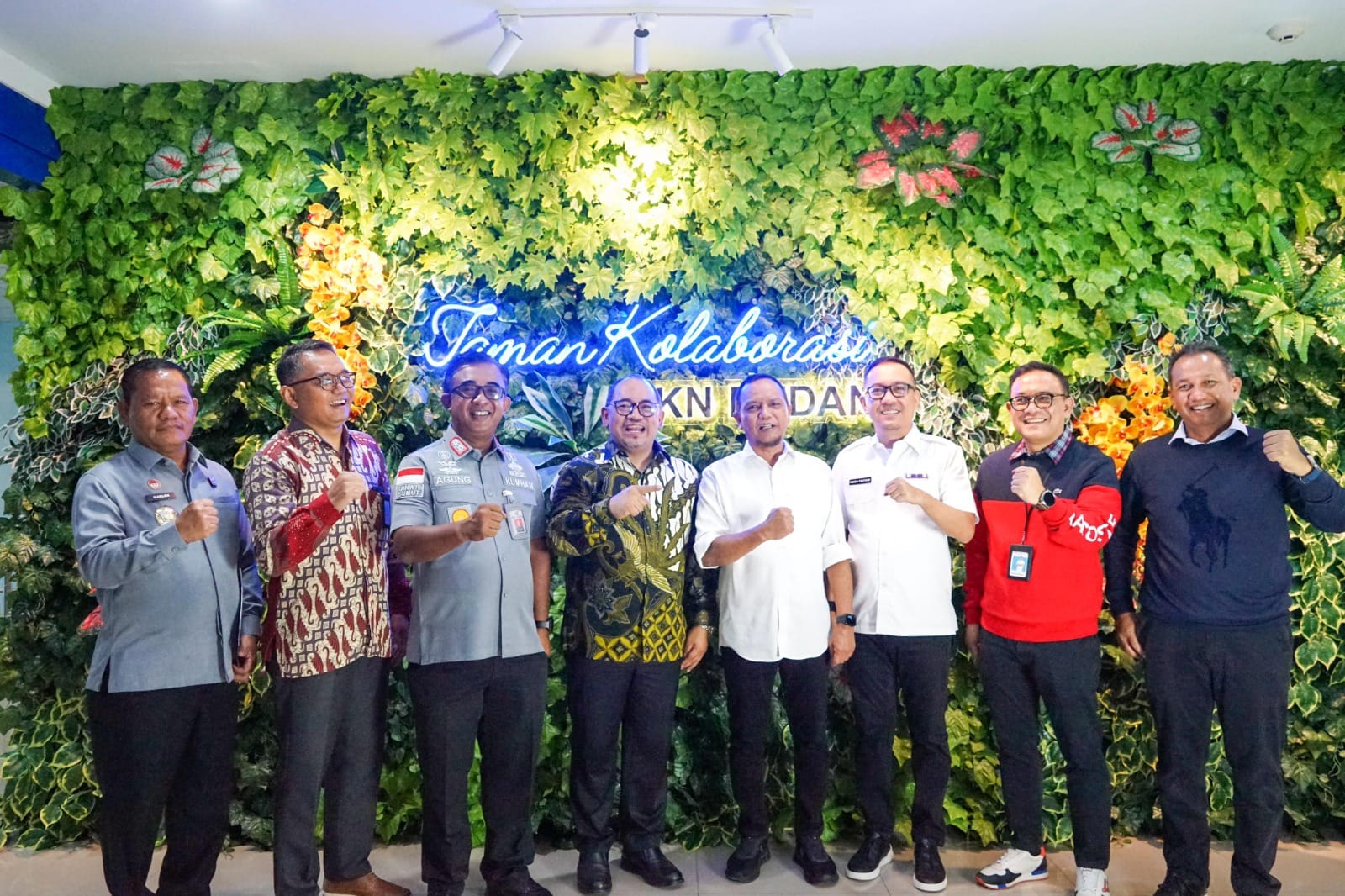Jajaran Kanwil Kemenkumham Sumut bersama perwakilan Kantor Pertanahan&nbsp;Kota&nbsp;Medan.