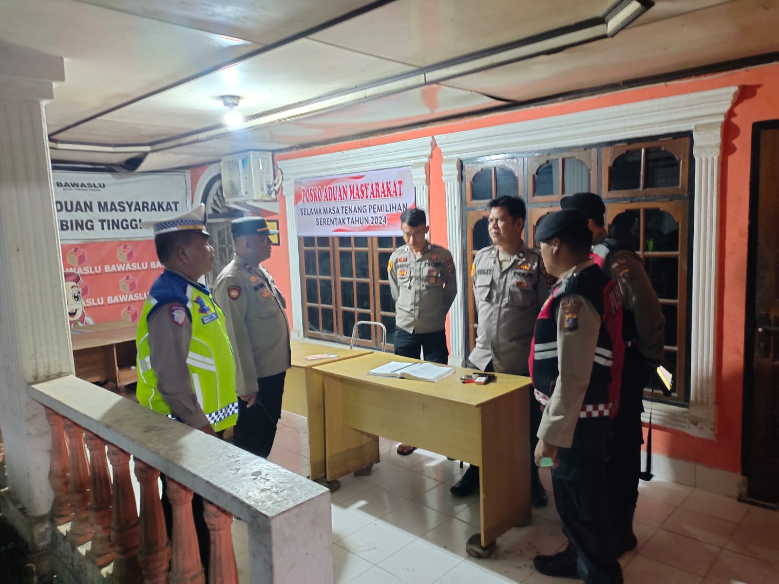 PATROLI: Jajaran Personel Polres Tebingtinggi melakukan razia skala besar dengan titik utama rawan kriminalitas serta jaga gudang logistik KPU.
