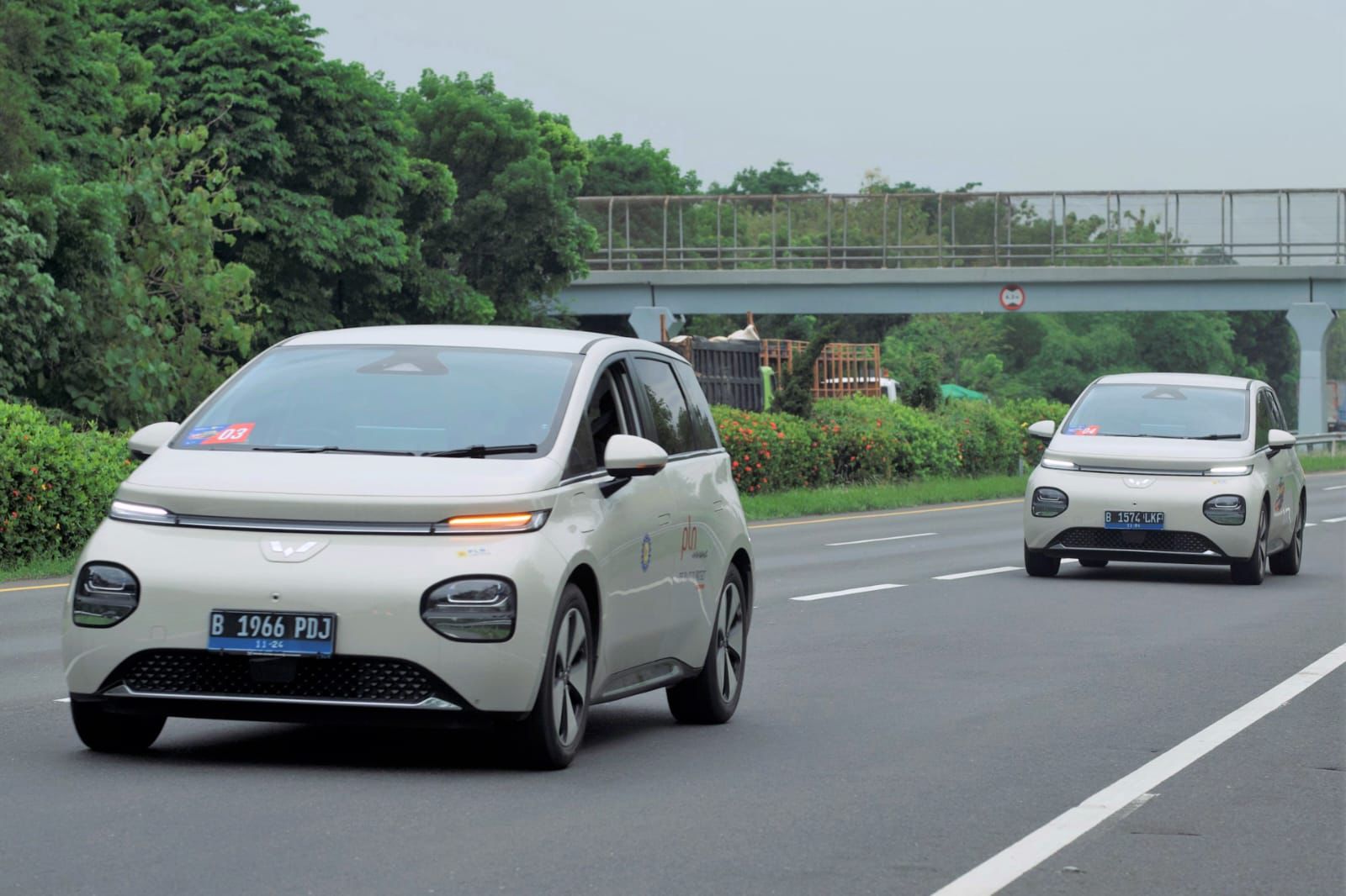 TUNTAS: Wuling Cloud EV sukses mengikuti ajang PLN Mobile Evanture dengan menempuh rute Jakarta-Bali. (foto: Wuling/Sumut&nbsp;PIS).