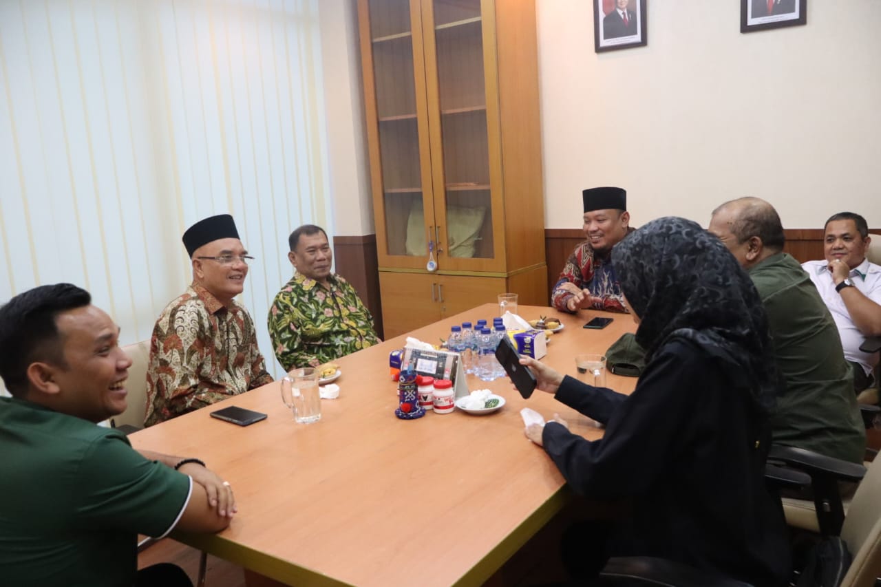 Wakil Ketua Fraksi PKB DPRD Sumut, Zeira Salim Ritonga SE, siap menjalankan amanah yang disampaikan Tim Komisi VIII DPR RI yang mendorong lembaga legislatif untuk membentuk Peraturan Daerah (Perda).