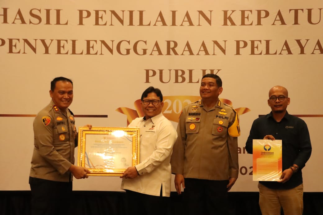 PENGHARGAAN: Polres Pelabuhan Belawan mendapatkan penghargaan dari Ombudsman RI Perwakilan Provinsi Sumatera Utara sebagai instansi dengan predikat nilai tertinggi dalam kepatuhan pelayanan publik.