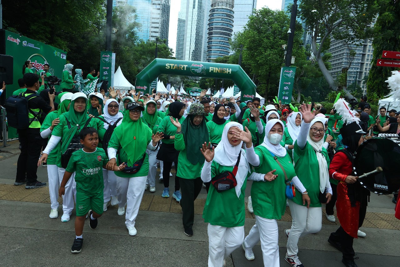 Anlene&trade;dan Perhimpunan Osteporosis Indonesia (PEROSI) mengadakan program edukatif Fun Walk Hari Osteoporosis Nasional 2024 secara serentak di Jakarta, Bali, Surabaya, Yogyakarta, Medan dan Malang.