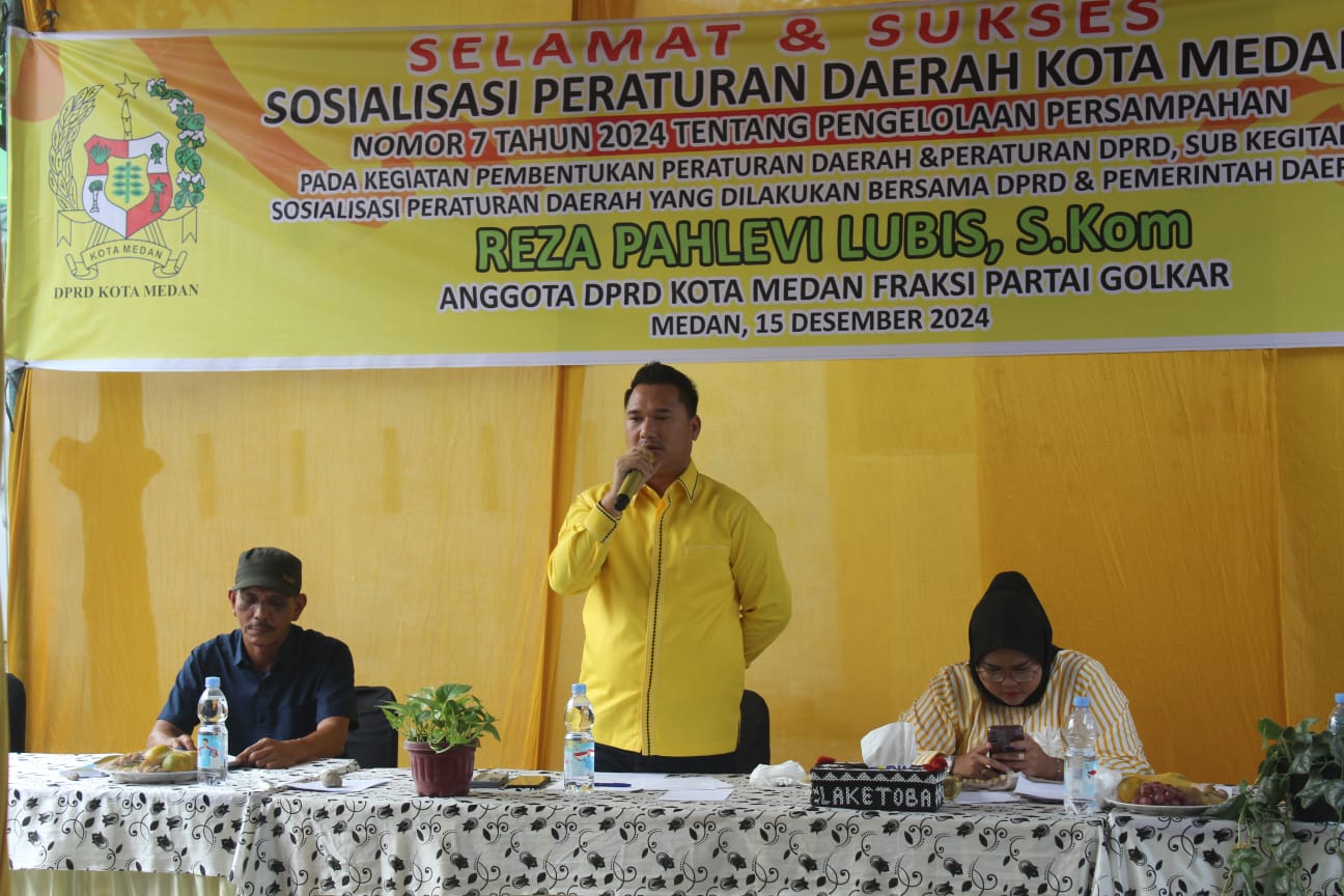 SOSIALISASI: Anggota DPRD Kota Medan Reza Pahlevi Lubis, S.Kom pada Sosialisasi Peraturan Daerah  Kota Medan, terkait Peraturan Nomor 7 Tahun 2024 Tentang Pengelolaan Persampahan. JULAIKA/SUMUT&nbsp;POS