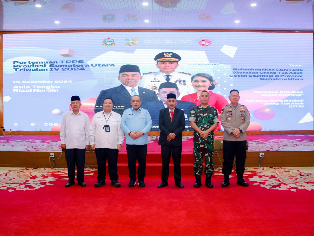 RAPAT: Kepala Perwakilan BKKBN Provinsi Sumut, Dr Munawar Ibrahim bersama lainnya, usai Rapat Tim Percepatan Penurunan Stunting (TPPS) Triwulan IV Tahun 2024, di Aula Tengku Rizal Nurdin.