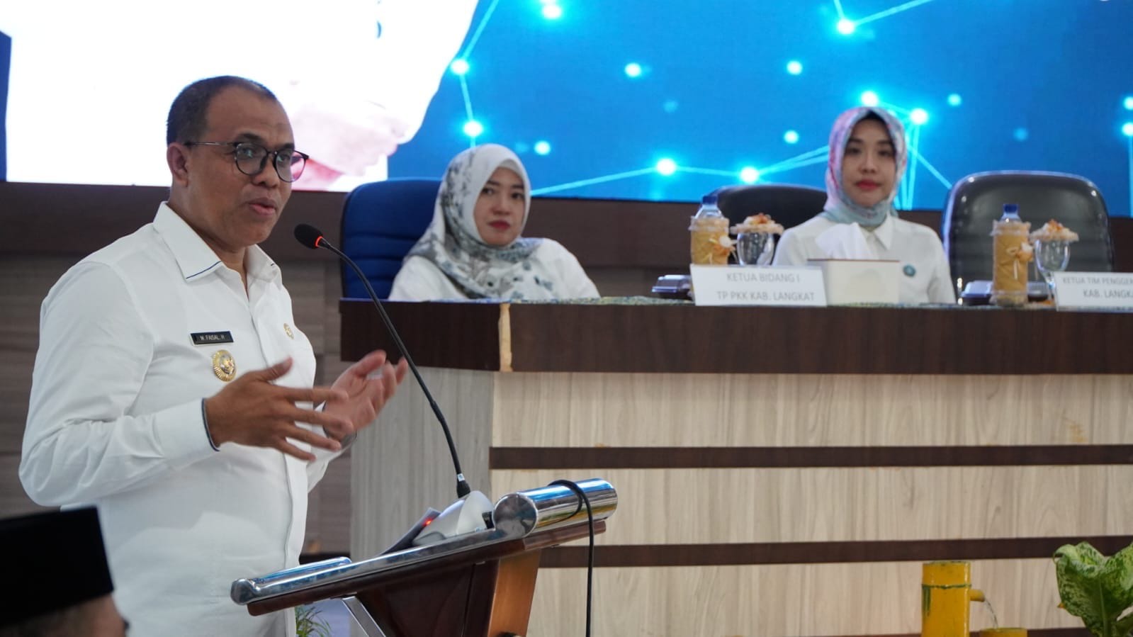 BIMTEK: Pj Bupati Langkat, Faisal Hasrimy saat&nbsp;membuka&nbsp;bimtek.(Diskominfo Langkat/Sumut Pos)