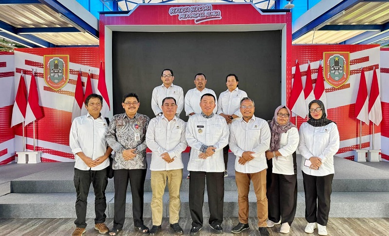 Gubernur Kalimantan Selatan H Muhidin saat menerima audiensi Pengurus Persatuan Wartawan Indonesia (PWI) Kalimantan Selatan  di kediaman pribadinya di Banjarmasin, Kamis&nbsp;(2/7/2025).