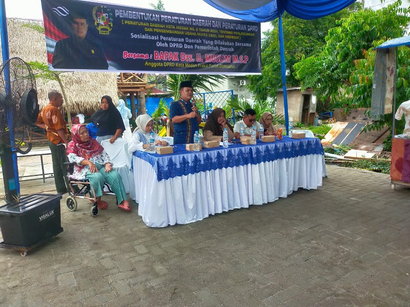 SOSIALISASI: Anggota DPRD Medan dari Fraksi Demokrat, Drs H Muslim MSP menggelar Sosialisasi Perda Kota Medan No.3 Tahun 2024 tentang Perlindungan dan Pengembangan UMKM di empat lokasi.