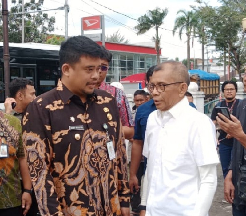 BERTEMU: Drs Eddy H Sibarani MSi bertemu dengan Bobby Afif Nasution di Medan. (dok pribadi)