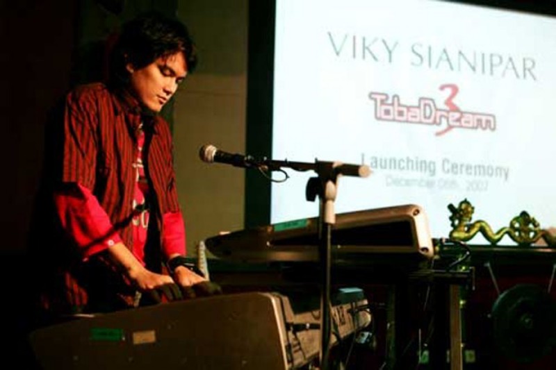 Vcky Sianipar