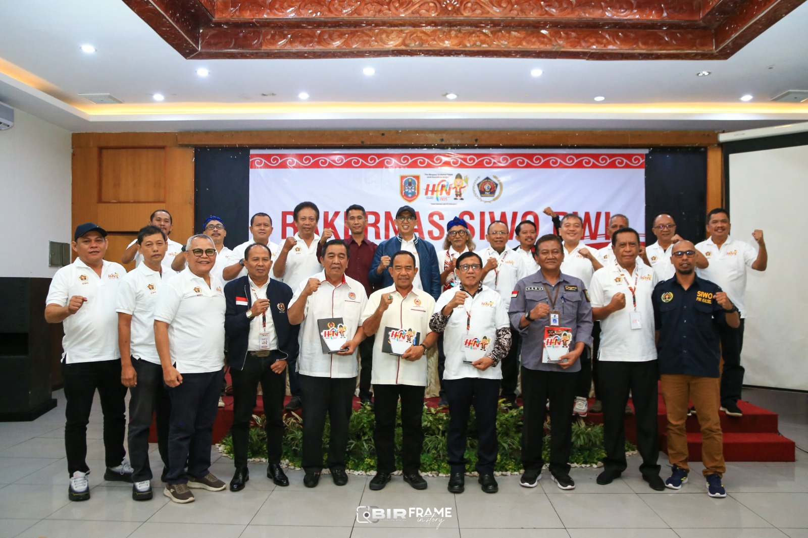 Ketua PWI Pusat Hendry Ch Bangun bersama ketua dan perwakilan SIWO se-Indonesia di Banjarmasin.&nbsp;(dok&nbsp;PWI)