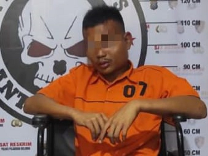 DIAMANKAN: Alfian usai diamankan di Polres Pelabuhan&nbsp;Belawan.