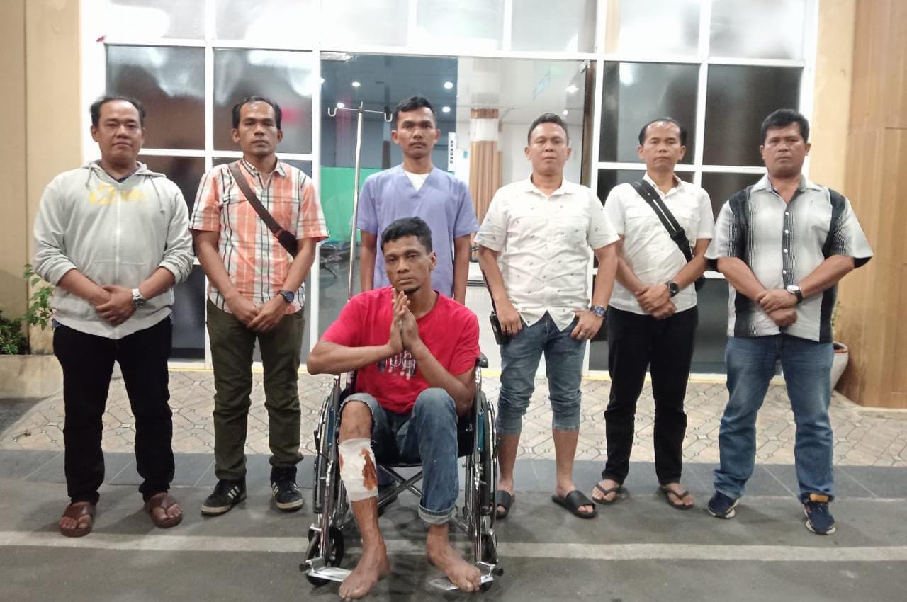 DITEMBAK: Pelaku pembobol rumah kosong dirawat di RS Bhayangkara Medan usai ditembak&nbsp;petugas.&nbsp;(Ist)