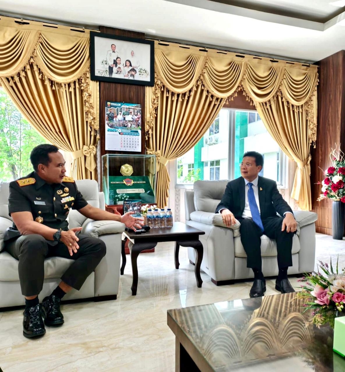 Ephorus HKBP Pendeta Victor Tinambunan melakukan pertemuan dengan Pangdam I BB, Mayjen TNI Rio Firdianto, Senin&nbsp;(3/3/2025).