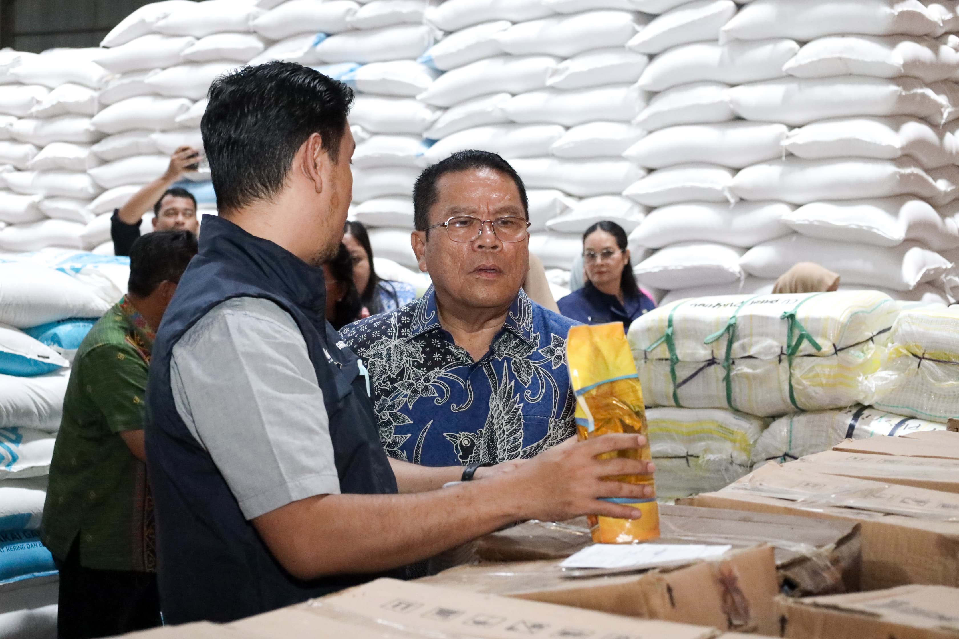 CEK: Wali Kota Siantar cek ketersediaan sembako di pasar. ISTIMEWA/SUMUTPOS