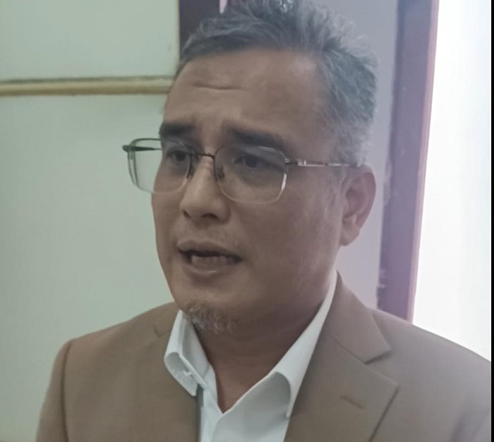 Pakar Hukum Pidana Indonesia, Dr Chairul Huda SH MH saat diwawancarai wartawan di Pengadilan Negeri Medan. (Ist)