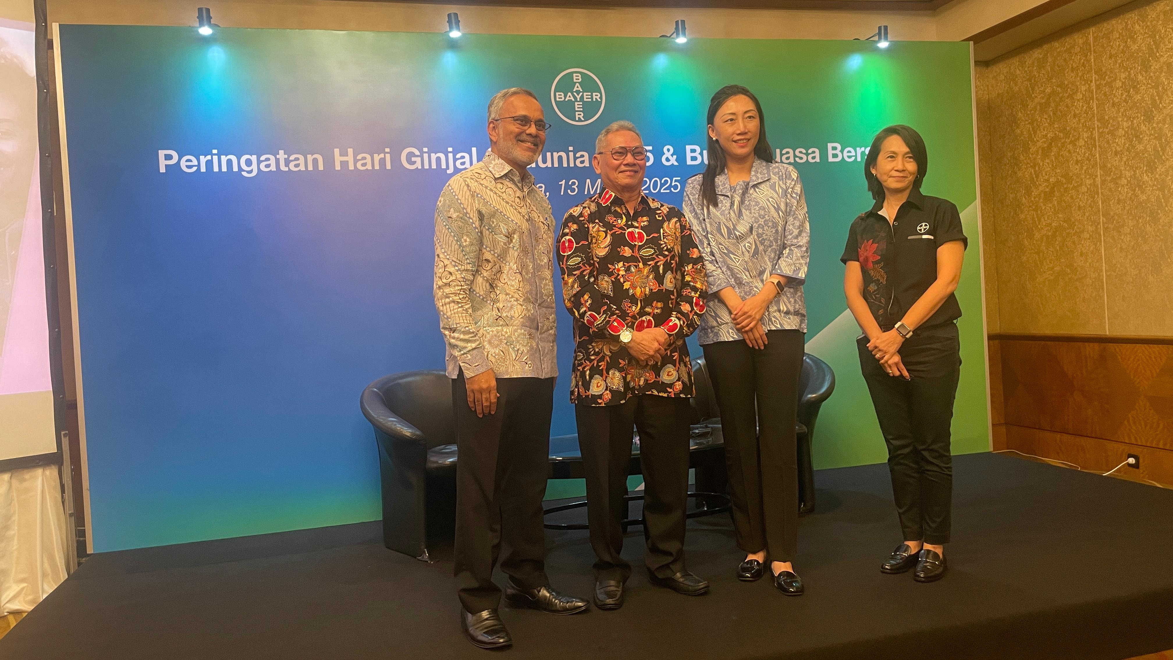 DIABADIKAN: Country Division Head Bayer Pharmaceuticals Indonesia, Malaysia, Singapura Cluster, Riaz Buksh pada peringatan Hari Ginjal Sedunia 2025.  FOTO: ISTIMEWA/SUMUT POS