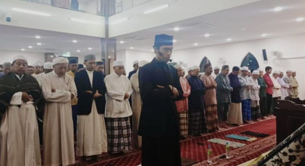 UMSU: Mahasiswa UMSU Abdul Kadir Zailani Nasution jadi imam salat tarawih di Malaysia. (ISTIMEWA/SUMUT POS)