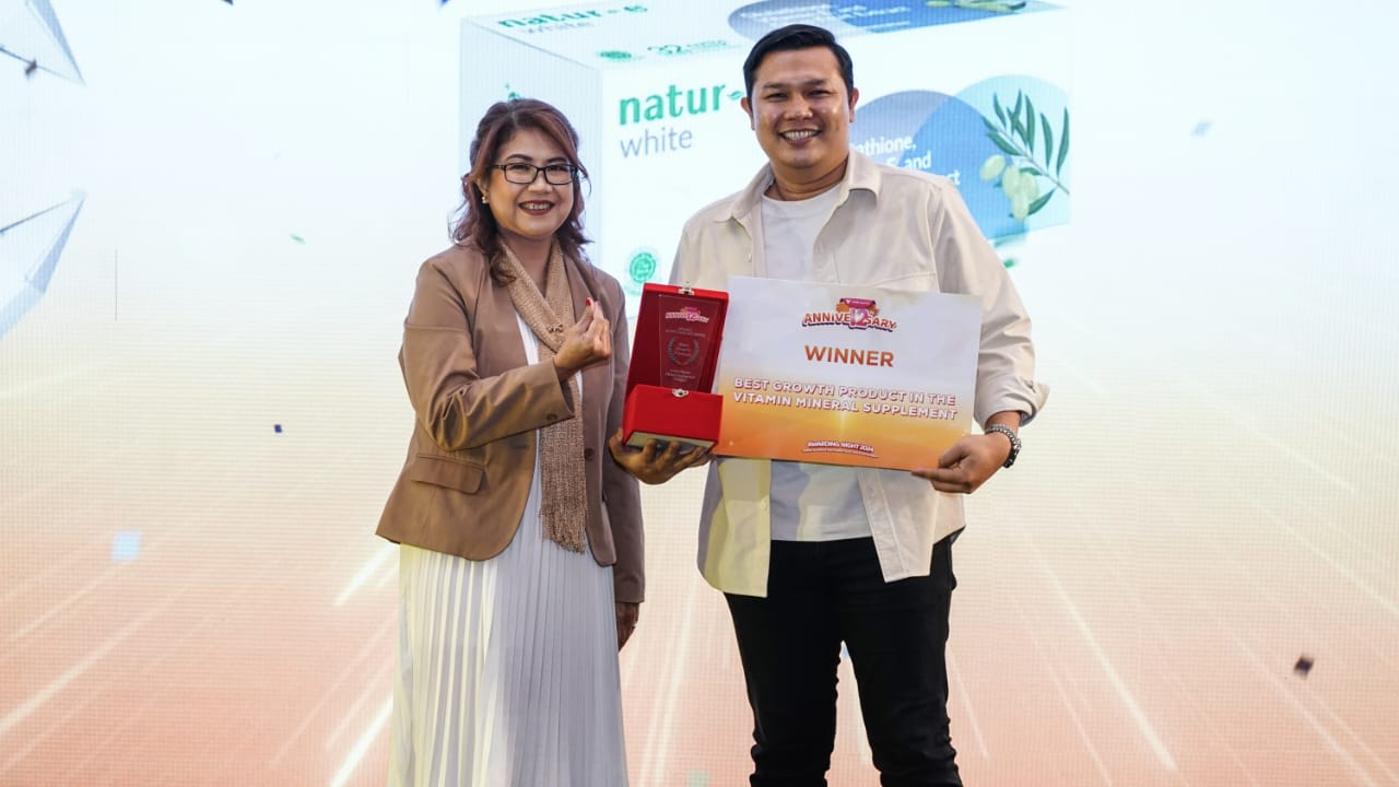 VIVA Apotek merayakan ulang tahunnya yang ke-12 dengan menggelar Gala Dinner serta program spesial Anniveversarry.