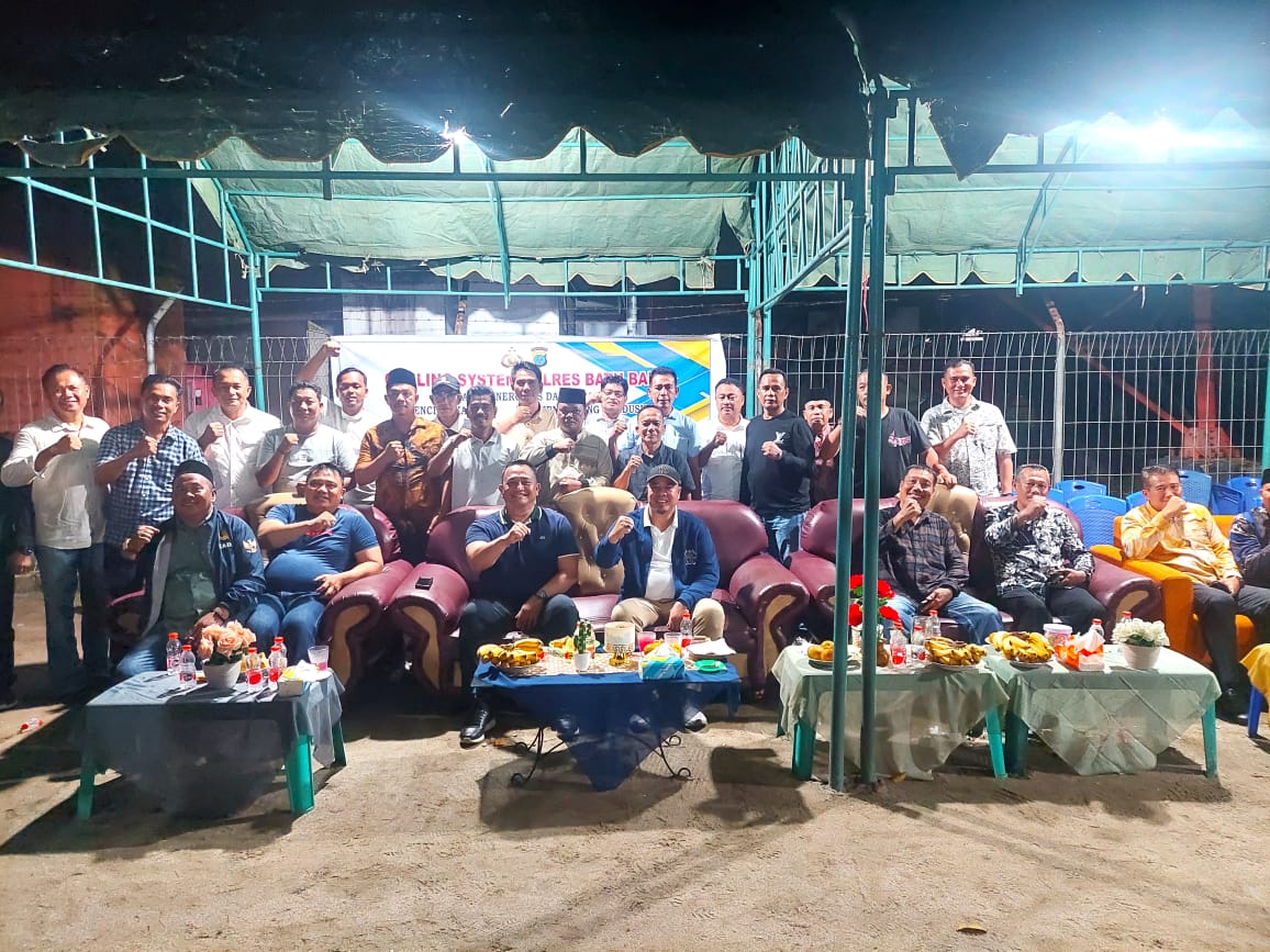Bersama :Wabup Batubara Syafrizal  bersama Kapolres Batubara AKBP Dolly Nelson H H Nainggolan, dan para kades se Batubara. Foto:/Liberti H Haloho.