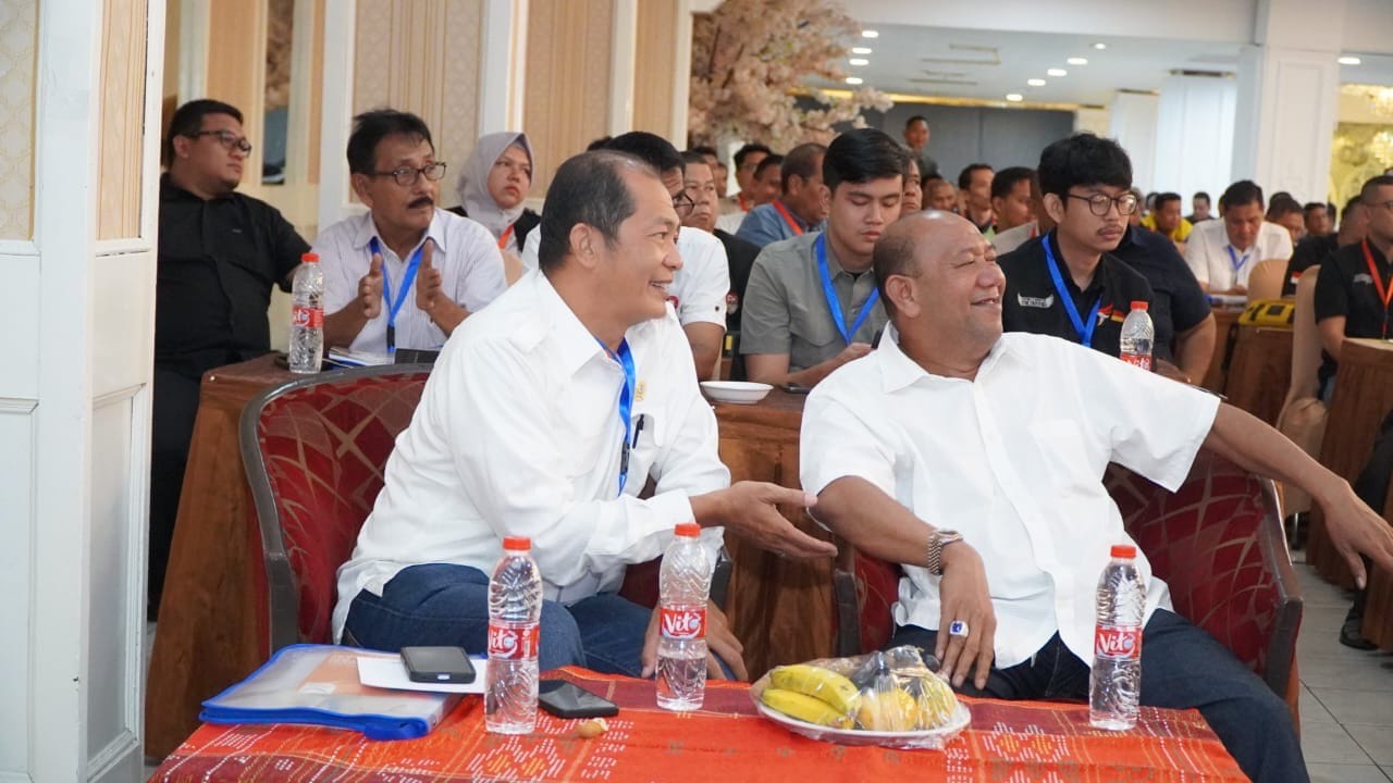 HADIRI: Ketua Komite Olahraga Nasional Indonesia Kabupaten Langkat, Syah Afandin mengikuti musyawarah olahraga provinsi Sumut. (istimewa/sumut pos)