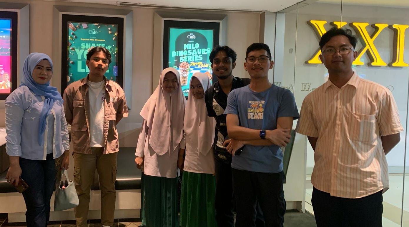 PERDANA: Penonton Film Muslihat, tayang perdana di Studio XXI Thamrin Plaza Medan, Kamis (17/4). (ISTIMEWA/SUMUT POS)