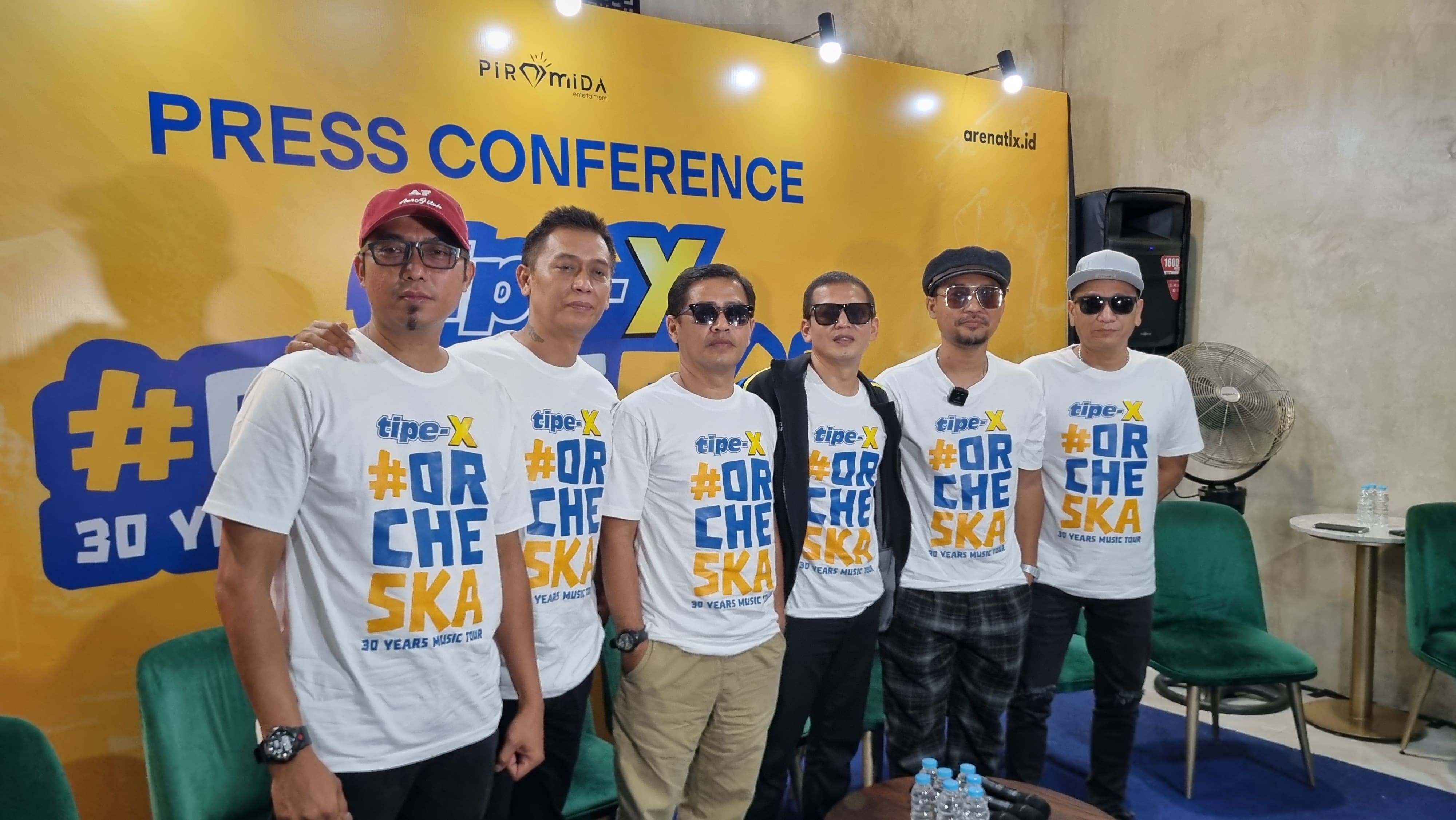 Grup Band TipeX. FOTO: JAWA POS