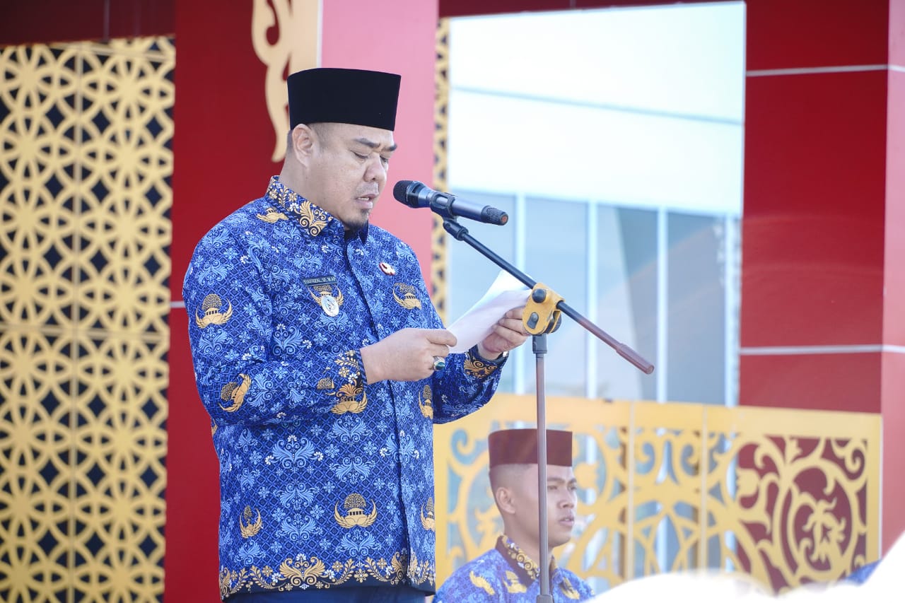 Wakil Bupati Batubara  Syafrizal, SE, M.AP saat menjadi  Inspektur Upacara (Irup) pada Upacara Hari Kesadaran Nasional (HKN) Tahun 2025, Kamis (17/4/2025) Foto:Liberti H Haloho/Sumut Pos