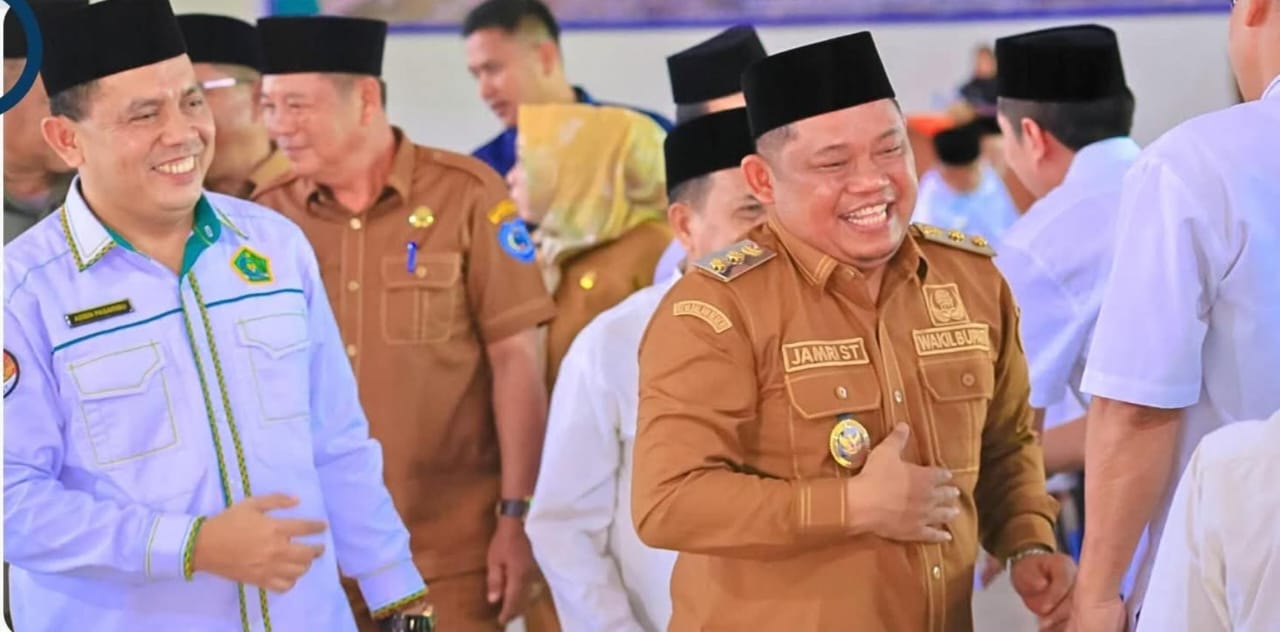 MANASIK HAJI: Wabup Labuhanbatu hadiri manasik haji 362 CJH asal Labuhanbatu dalam Kelompok Terbang (Kloter) 19 . (FAJAR/SUMUT POS)