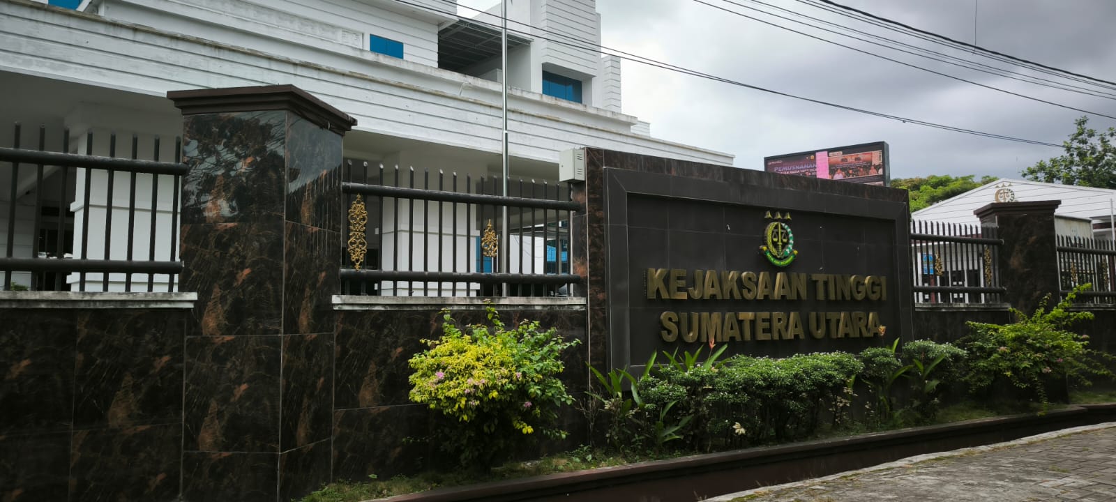 Kantor Kejaksaan Tinggi Sumatera Utara. Foto:  TEDDY AKBARI/SUMUT POS