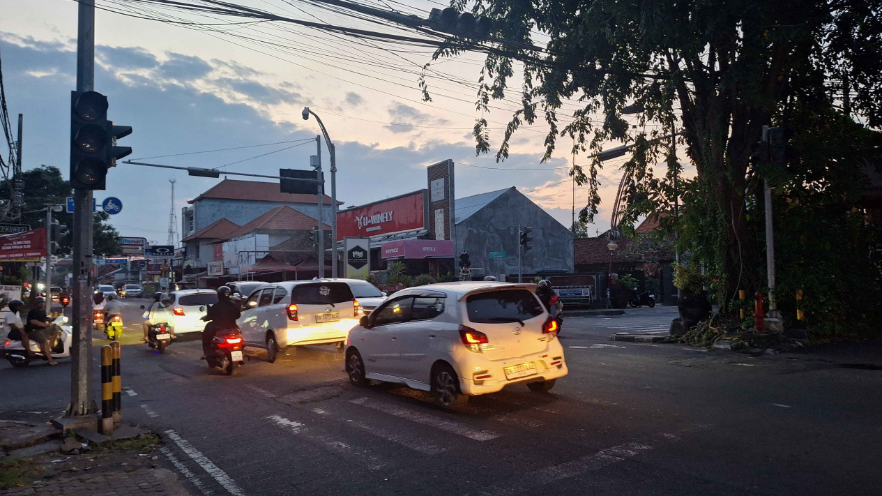 PADAM: Wilayah Bali black out yang membuat lampu lalu lintas padam. (Dok: istimewa)