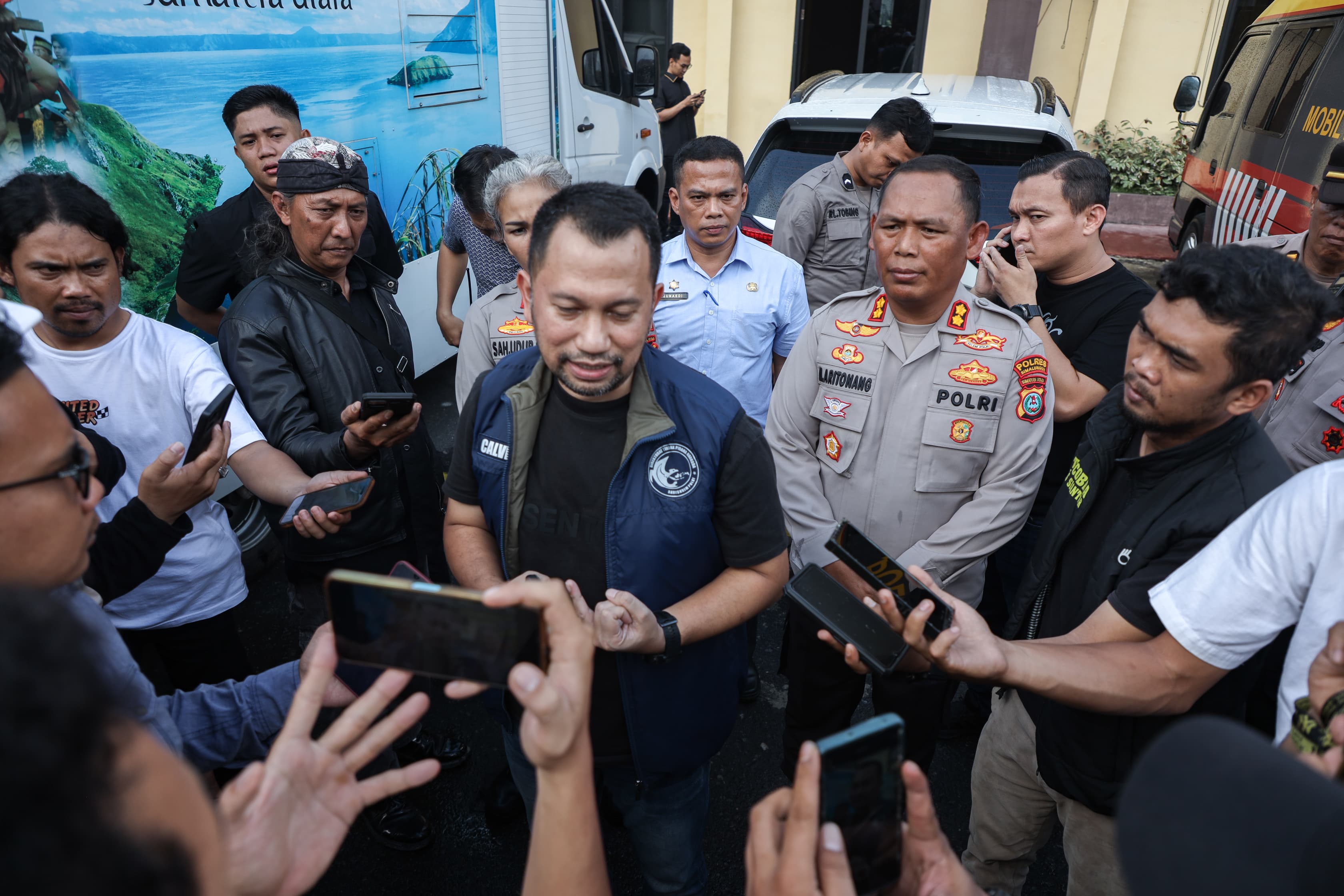 KETERANGAN: Diresnarkoba Polda Sumut Kombes Pol Dr Jean Calvijn Simanjuntak ketika memberikan keterangan kepada wartawan.