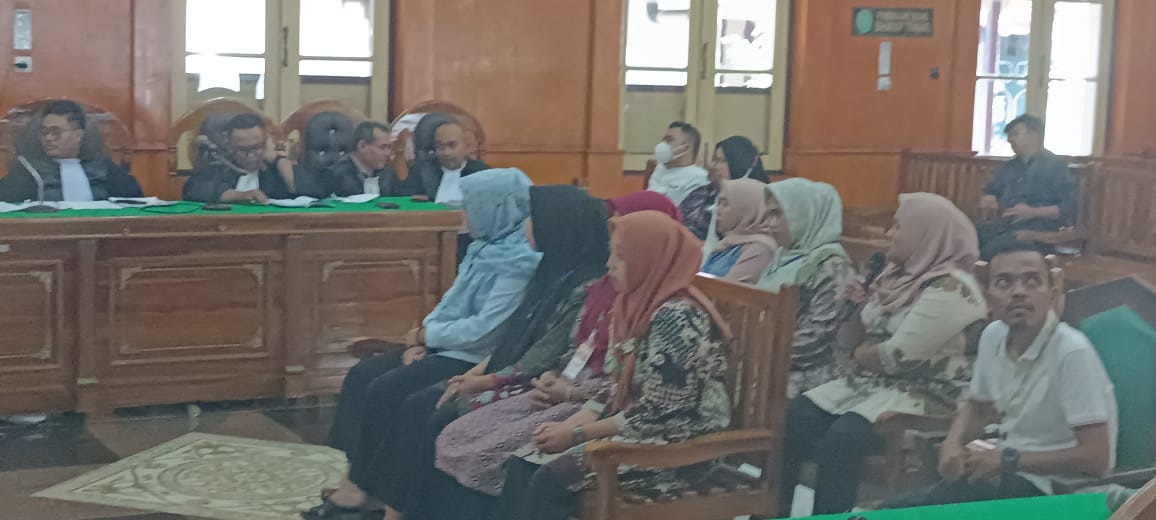 GRATIFIKASI: Para saksi dihadirkan memberikan keterangan terkait dugaan gratifikasi seleksi PPPK Langkat, di Pengadilan Tipikor Medan, Kamis (8/5/2025) sore. AGUSMAN/SUMUT POS