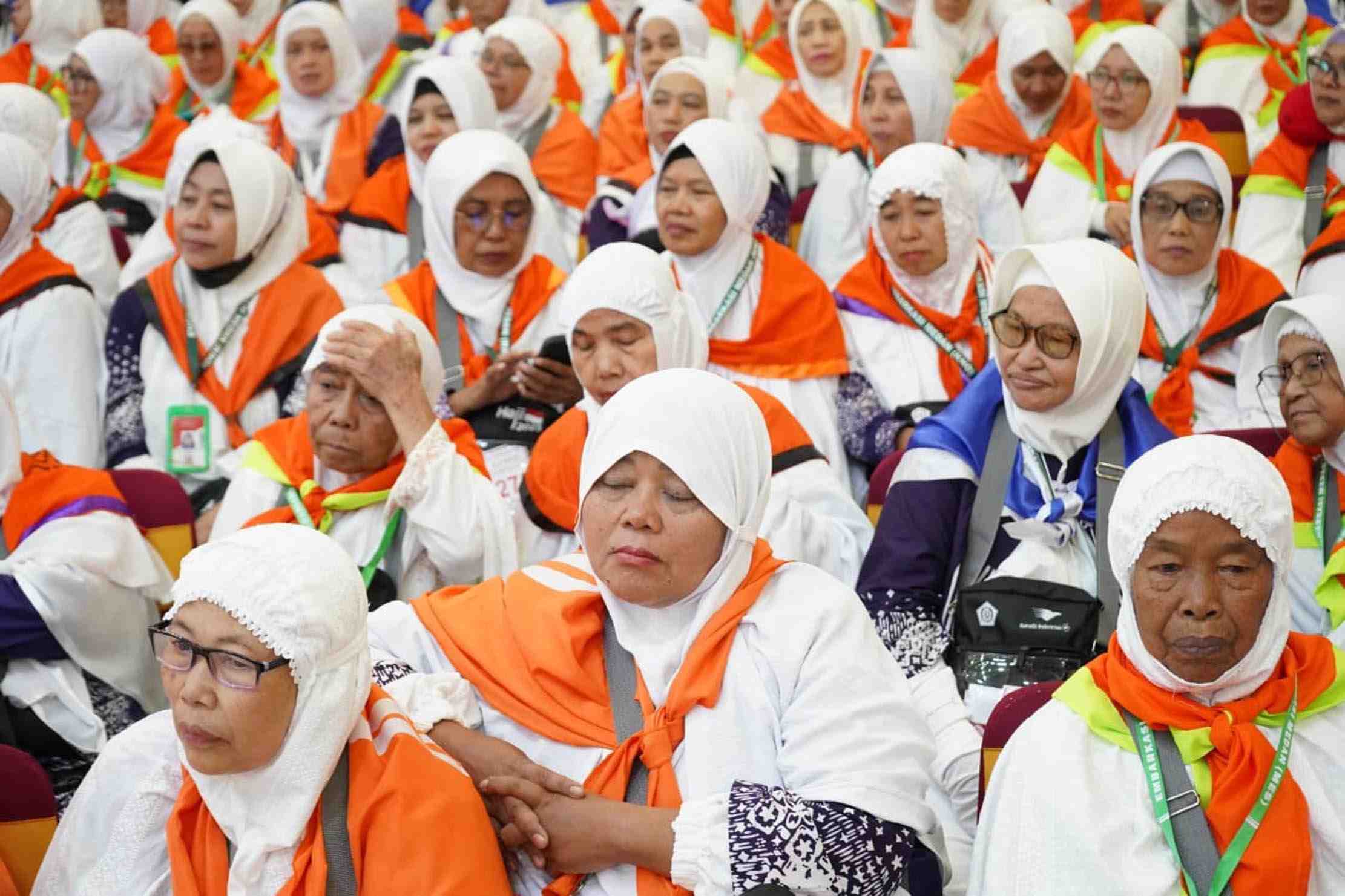 Ilustrasi. DIBERANGKATKAN: calon jemaah haji yang tergabung dalam kloter 8 embarkasi Medan saat diberangkatkan dari asrama haji Medan. Julaika/Sumut Pos