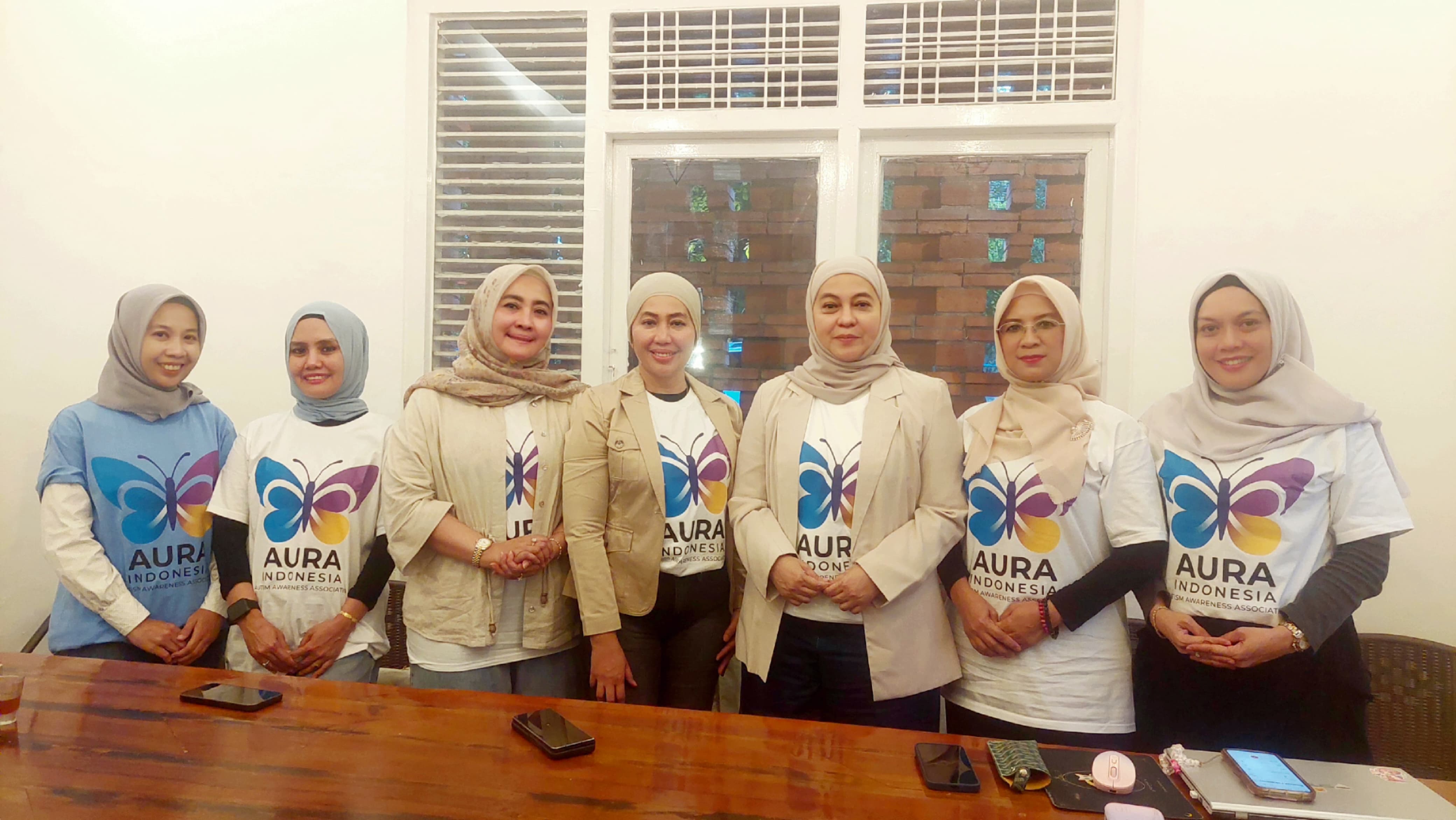 LAUNCHING: Aura Indonesia launching di Cannu Cafe Medan. FOTO: JULAIKA/SUMUT POS