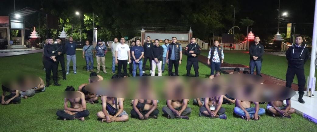 DIAMANKAN: Sebanyak 25 orang terjaring kegiatan rutin antisipasi kejahatan jalanan, premanisme, dan geng motor (FAJAR/SUMUT POS)