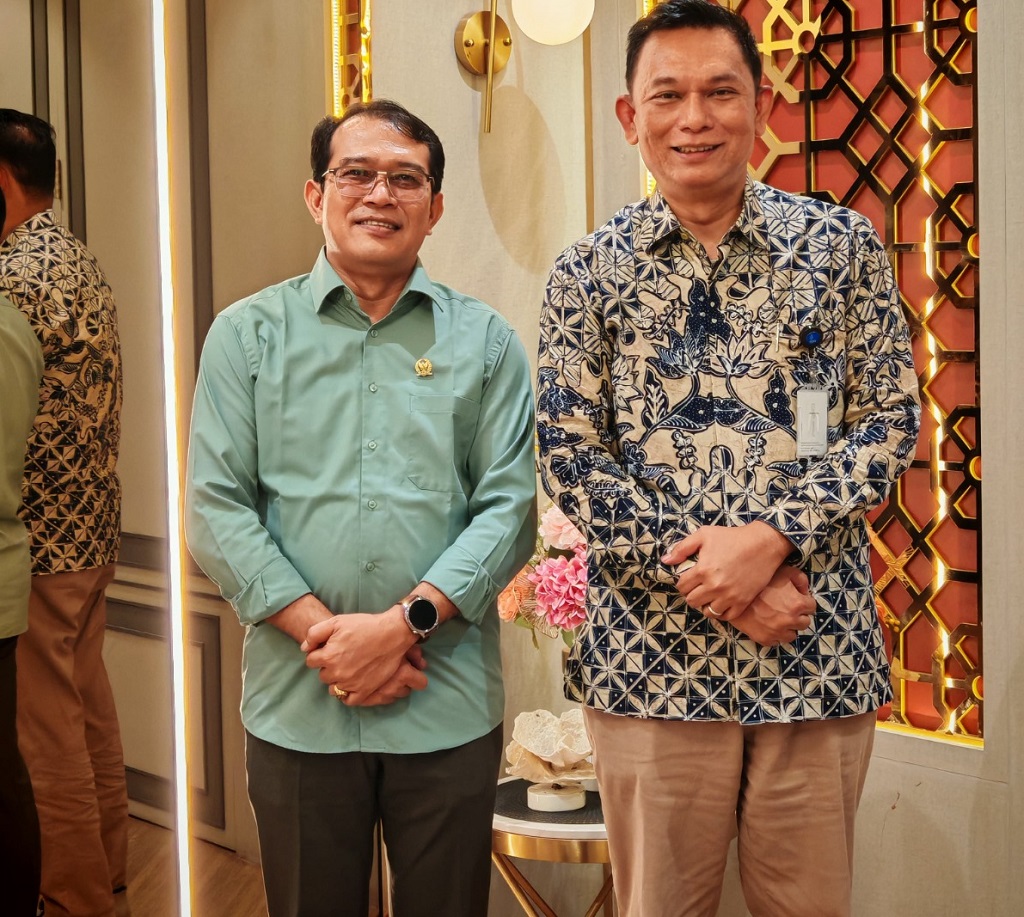 Anggota DPD RI Pdt Penrad Siagian bersama Kepala Perwakilan Bank Indonesia (KPw BI) Sumut Rudy B Hutabarat