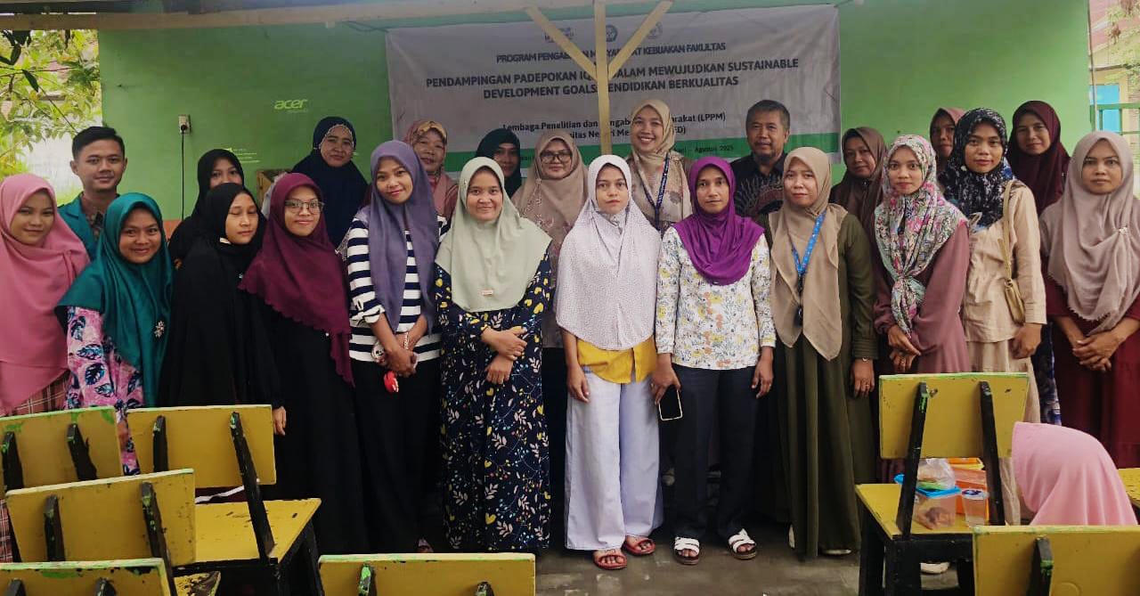 PADEPOKAN IQRO: Kegiatan pengabdian kepada masyarakat yang dilaksanakan FIP Unimed di Padepokan Iqro Kolam. (ISTIMEWA/SUMUT POS)