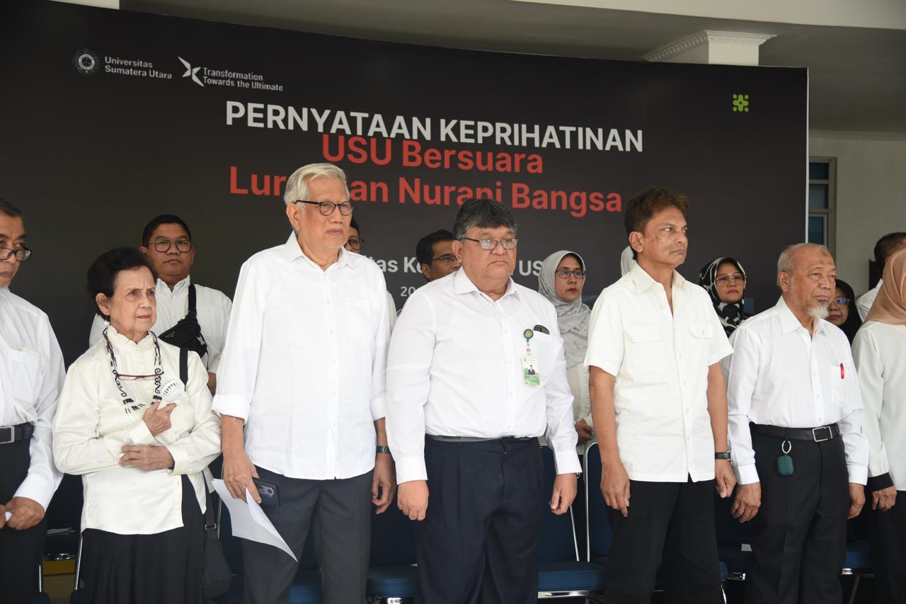 BERSUARA: Para Guru Besar FK USU saat bersuara dalam forum akademik bertajuk &ldquo;USU BerSUARA: Luruskan NURANI Bangsa&rdquo; di Pendopo FK USU, Selasa (20/5). (Dokumen Humas USU)