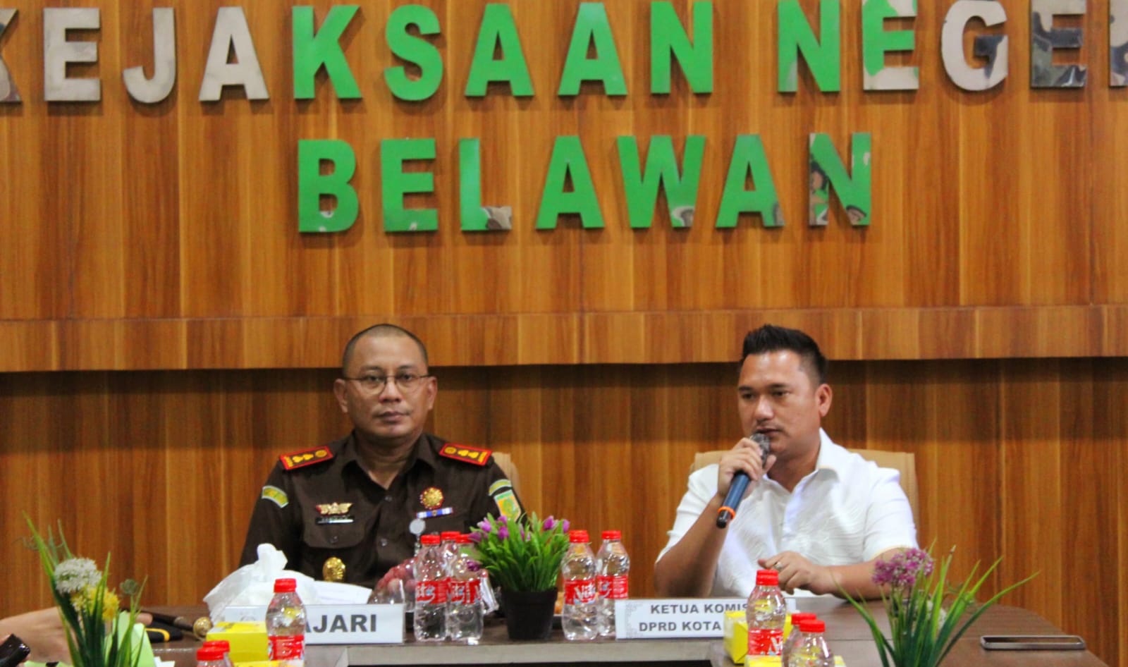 KUNKER: Ketua Komisi I DPRD Kota Medan, Reza Pahlevi Lubis saat kunker di Kejari Belawan. foto: Istimewa/Sumut Pos