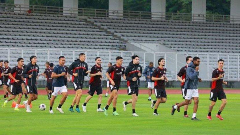 PERDANA: Timnas Indonesia latihan perdana yang dipimpin oleh Patrick Kluivert di Bali.