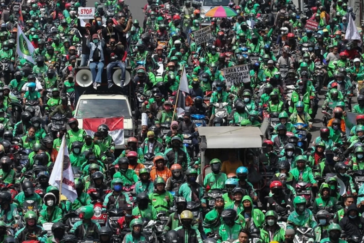 DEMO: Para driver Ojek Online menggelar demo di Jakarta pada 20 Mei 2025 yang lalu.