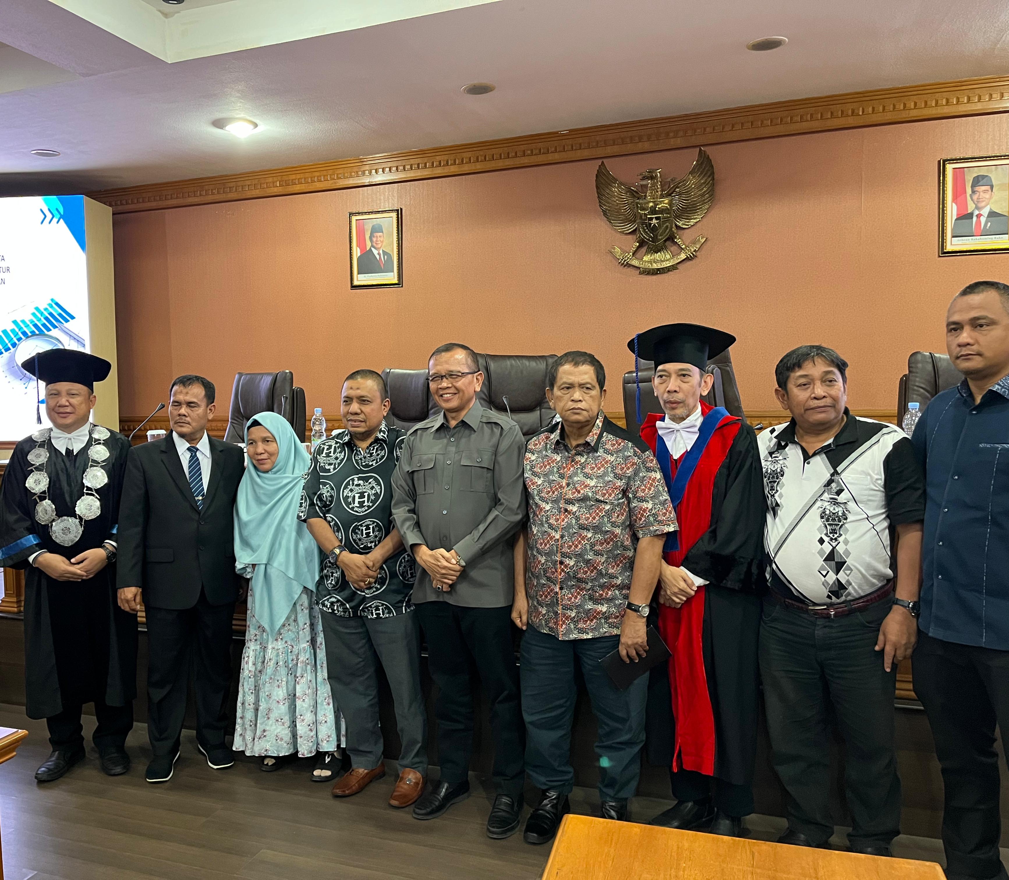 Anggota DPRD Kota Medan, Dr H. Muslim Harahap M.S.P (kedua dari kiri).
